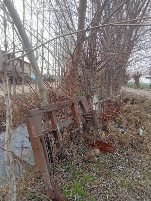 Sotiladi 1985 yil xama xujjatlari bor