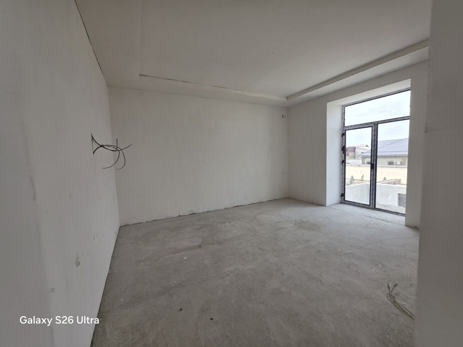 Xovli uy sotiladi 3 kavatlik vaengarden savxoz