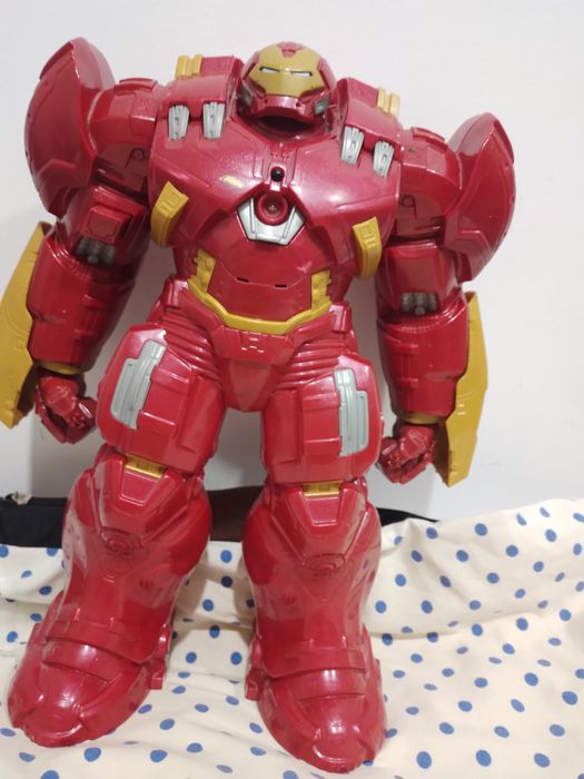 Игрушки мстители разные