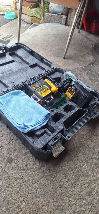 Laser deWalt, undă verde