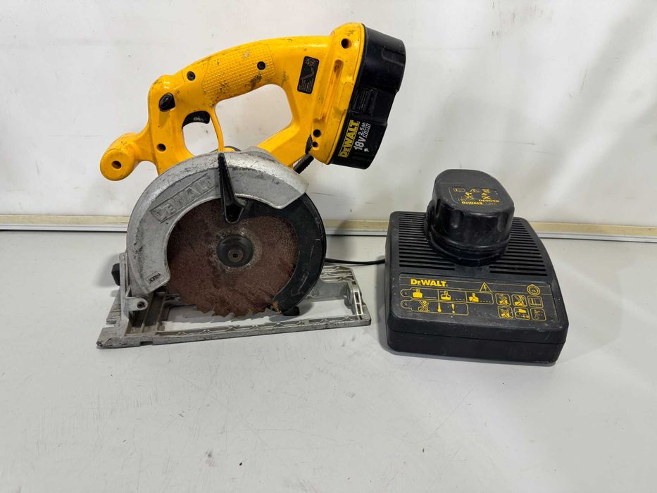Ръчен циркуляр - Dewalt 18 V / 165mm