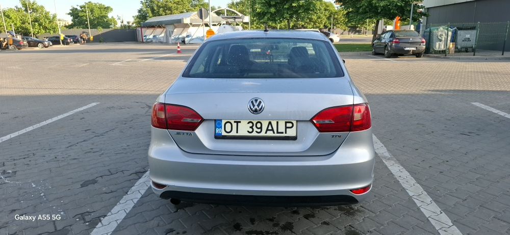 Vw   Jetta    an 2012