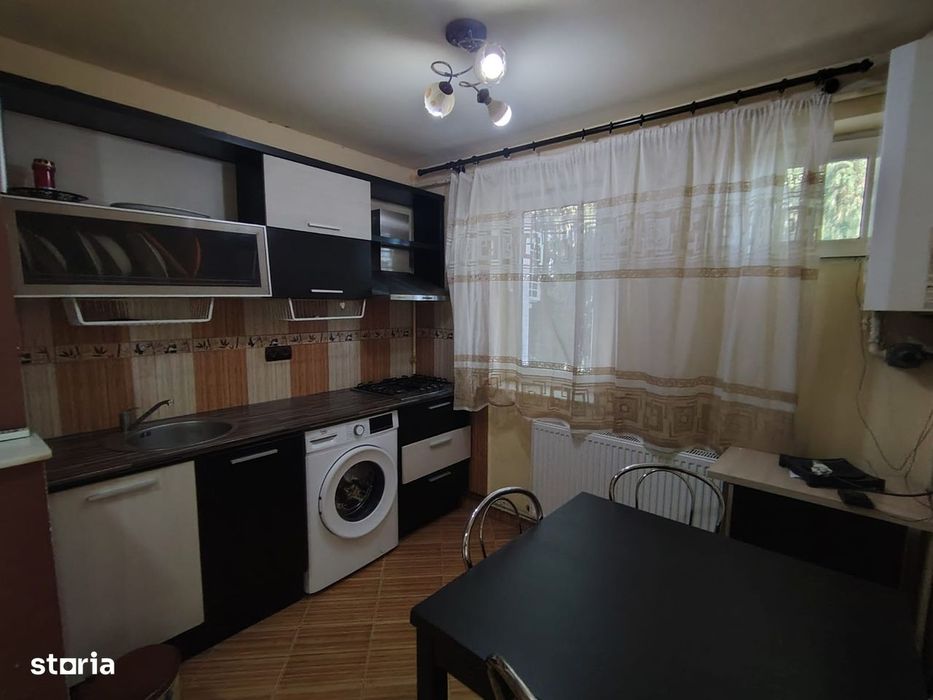 Apartament 2 camere decomandat in Aleea Trandafirilor