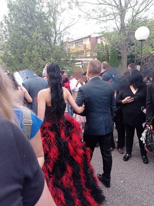 Стилна бална рокля