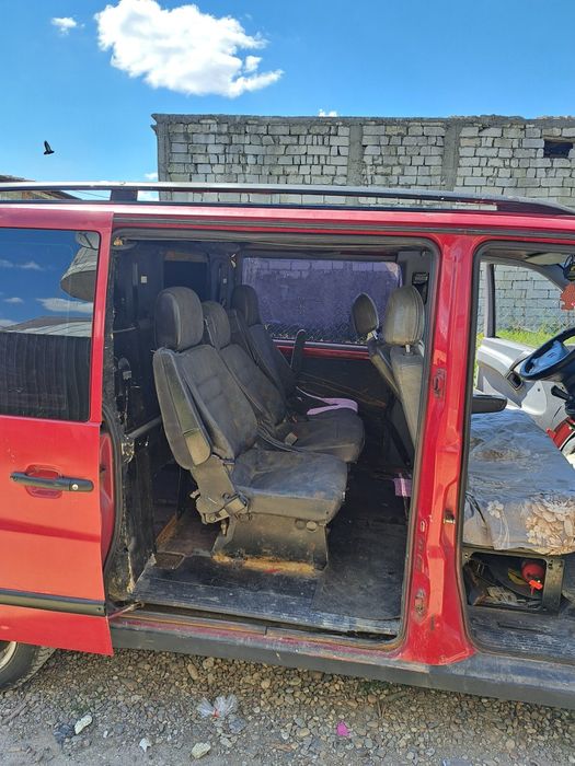 Vând Mercedes Vito anul 2001
