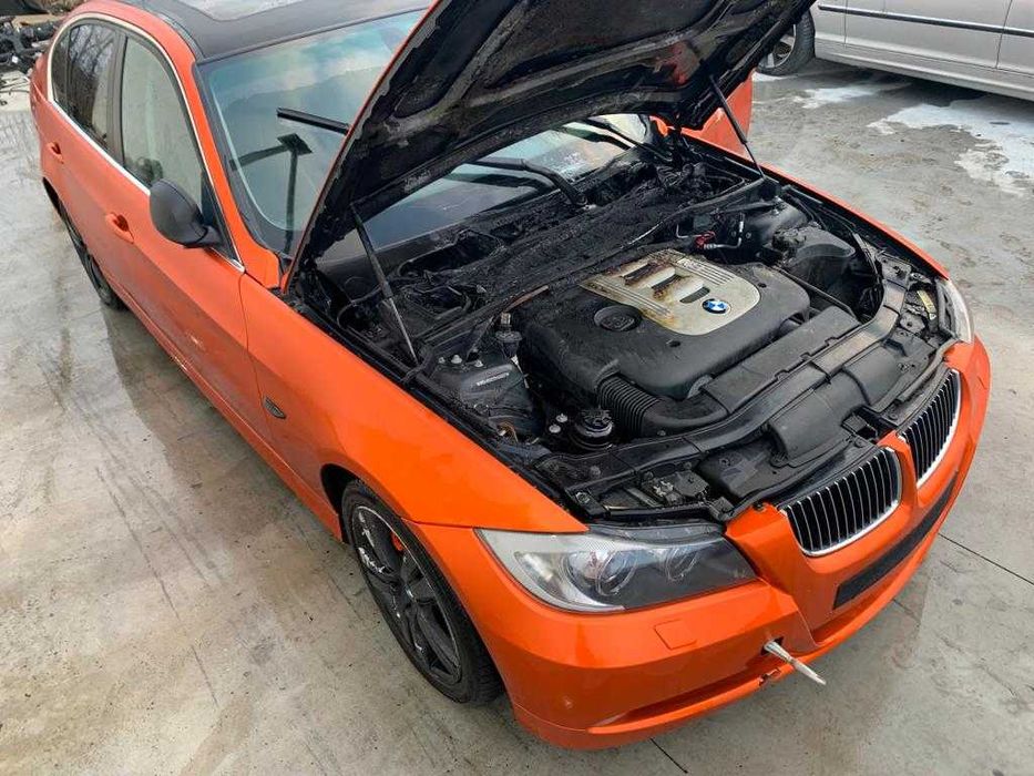 Dezmembrez bmw e90 325d 330d/far bixenon adaptiv/bara fata/navi
