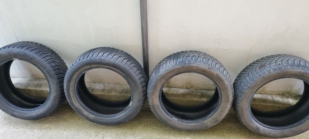 LASSA SNOWAYS 4  215 55 17