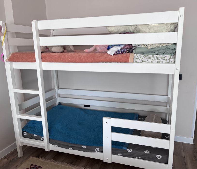 Двухъярусная кровать