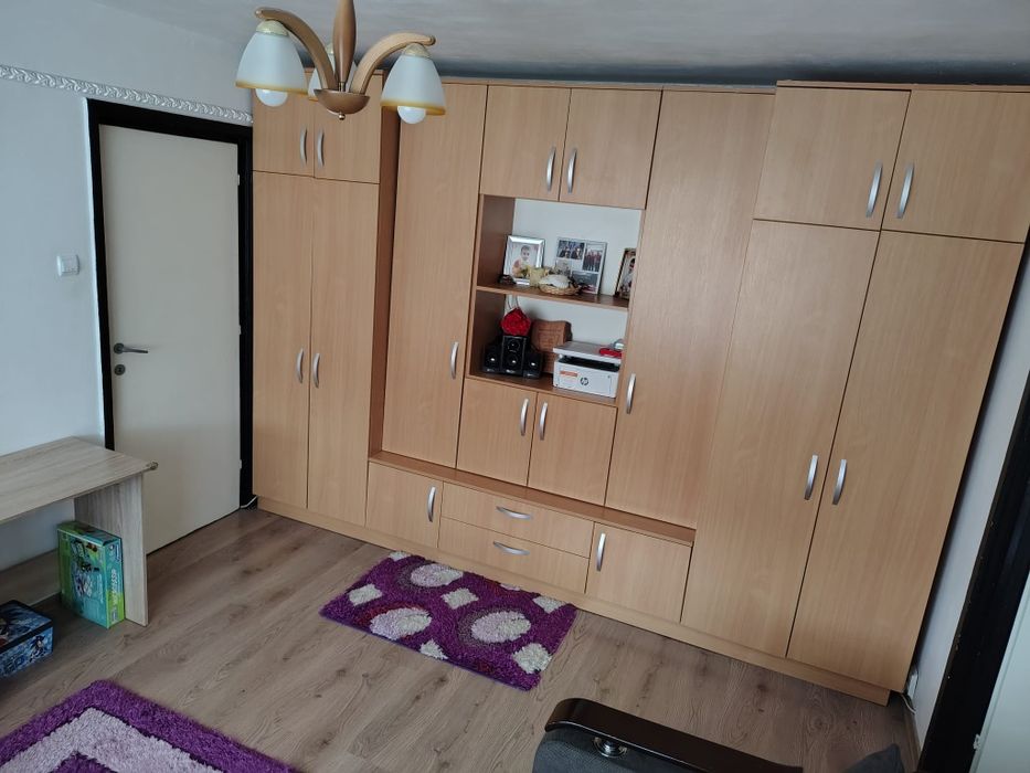 Vand apartament cu 2 camere , zonă excelentă!