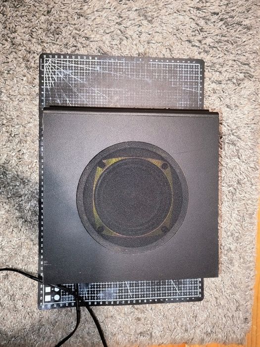 Sistem de 2.1 cu cablu de AUX