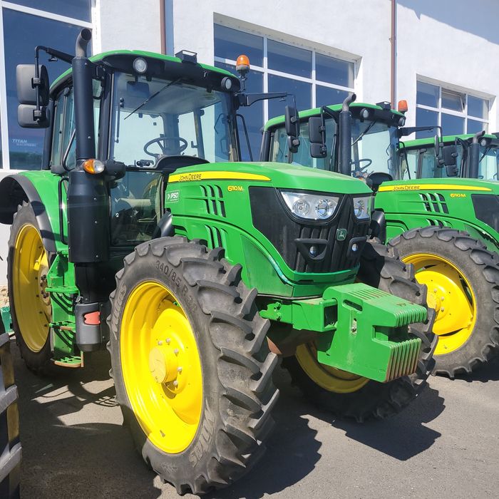 Tractor John Deere  6110