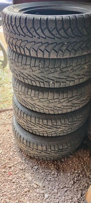 Продам резину 215/60 R16