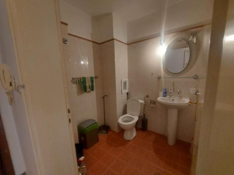 Дава се под наем Тристаен апартамент в София, Лозенец - 68 кв.м за 613 € - Снимка #6