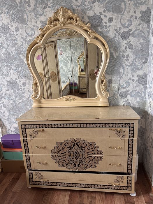 Спальный гарнитур