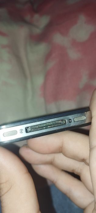 Продам iPhone 4S состояние так себе
