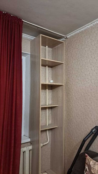 Продаются два шкафчика до потолка