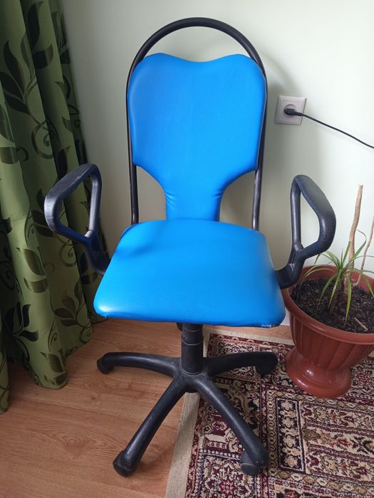 Продам кресло офисное