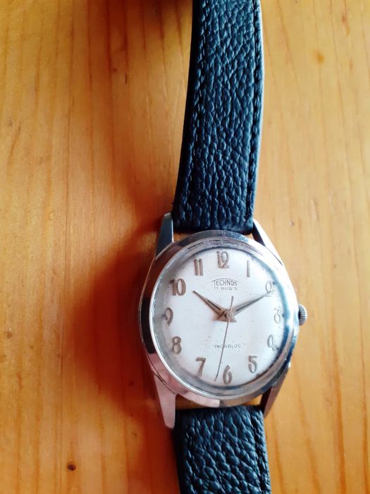 Колекционерски рядък TECHNOS Super Watch SWISS- WW2- Швейцарски военен механичен
