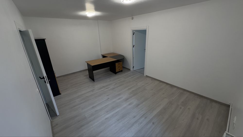 Inchiriez spatiu comercial / birouri