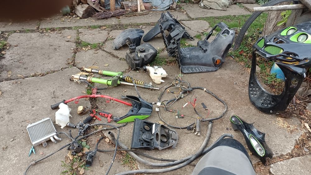 Diferite piese scuter suzuki vezi pozele preț difera