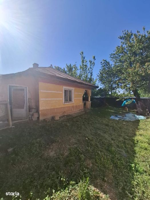 De vanzare casa batraneasca in comuna Horia,situata pe teren de 2156mp