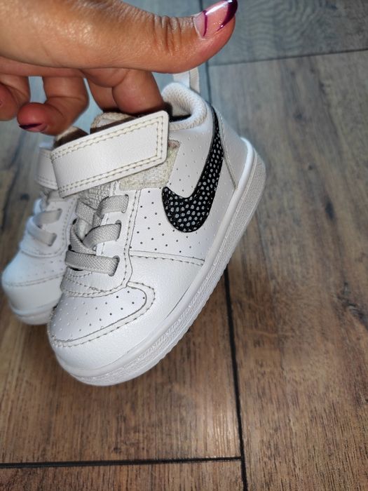 Оригинални маратонки номер 19