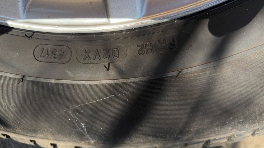 Jante cu cauciucuri de iarna folosite pe bmw