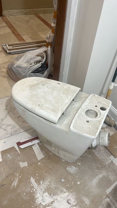 Рабочий унитаз строительный