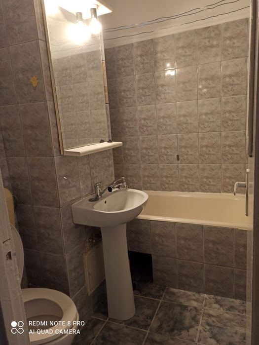 Închiriez garsonieră