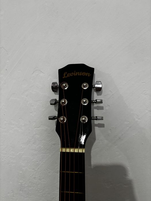 Продаю гитару(г. Астана)