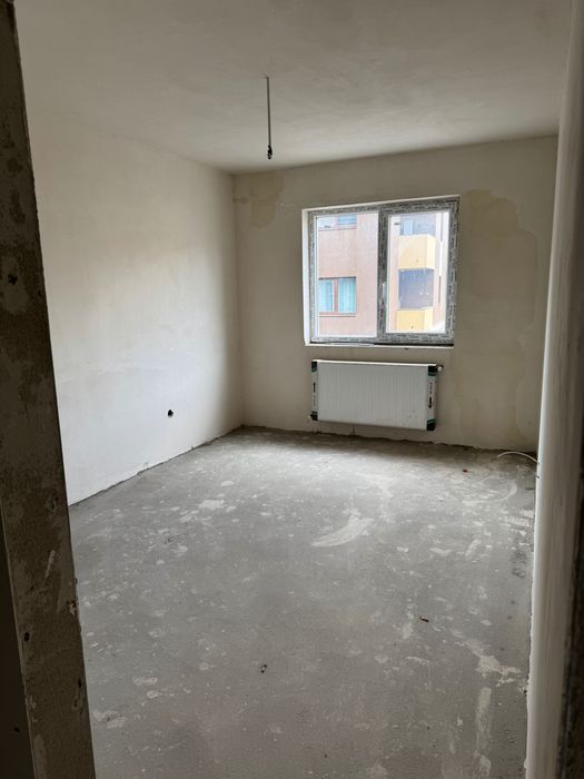 Vand apartament 3 camere Floresti jud Cluj semifinisat zona Terra( Sesul de Sus), apartamentul este situat la etajul 1