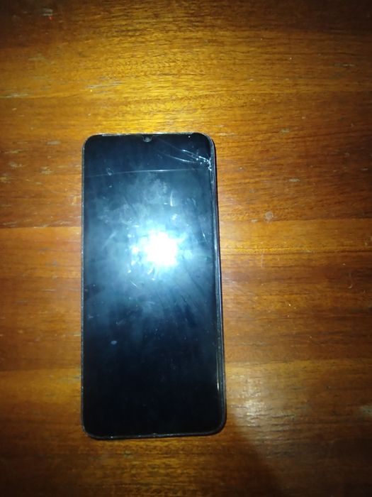 Продам телефон  Honor X 6a