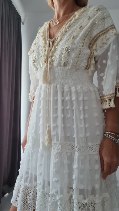 Rochiță dantela cu aplicatii