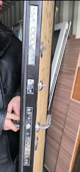 Продам дверь входную  80×200