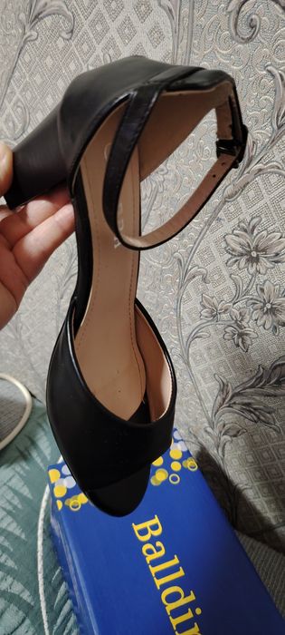 Продается женская обувь