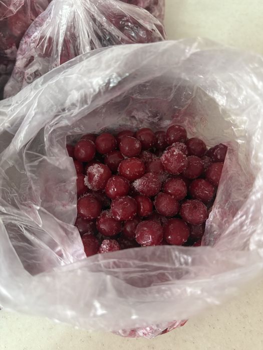 Вишня замороженная