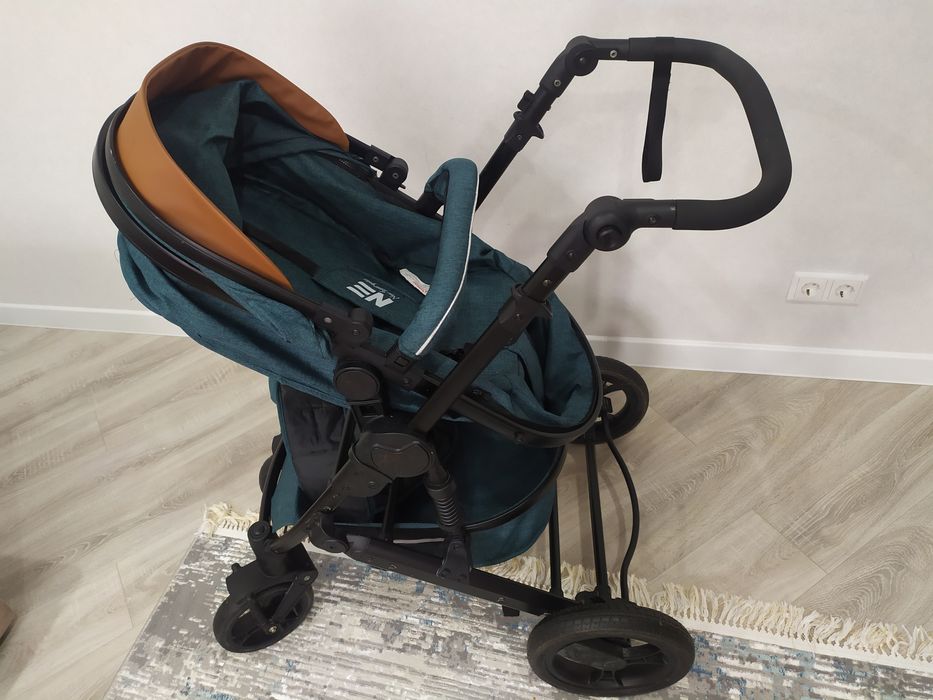 Продам новую коляску