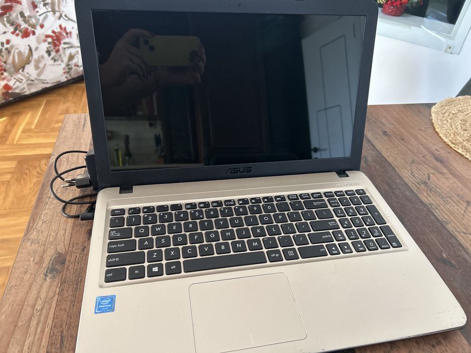 Лаптоп Asus model A540S