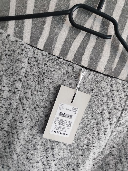 Пола In Wear вълна