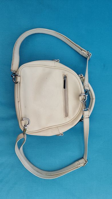 Дамска раничка / бяла /