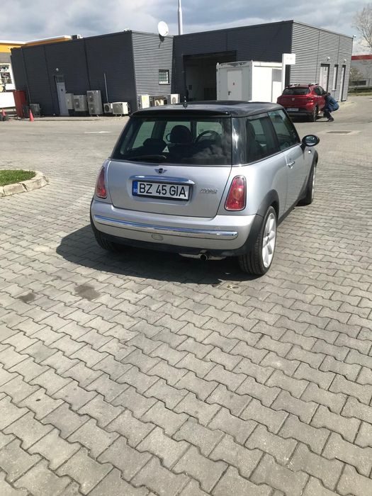 Vând Mini Cooper
