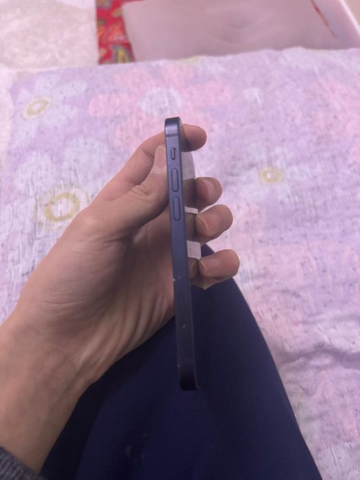 айфон 12 мини все радное емкость 68