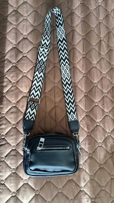 Малка дамска чанта