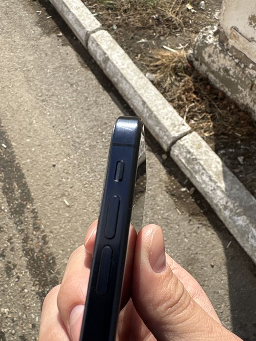 айфон X в корпусе 12