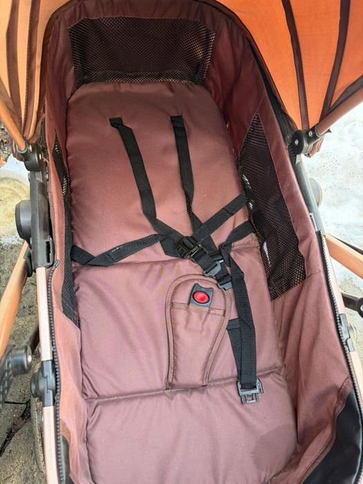 Коляска для малышей