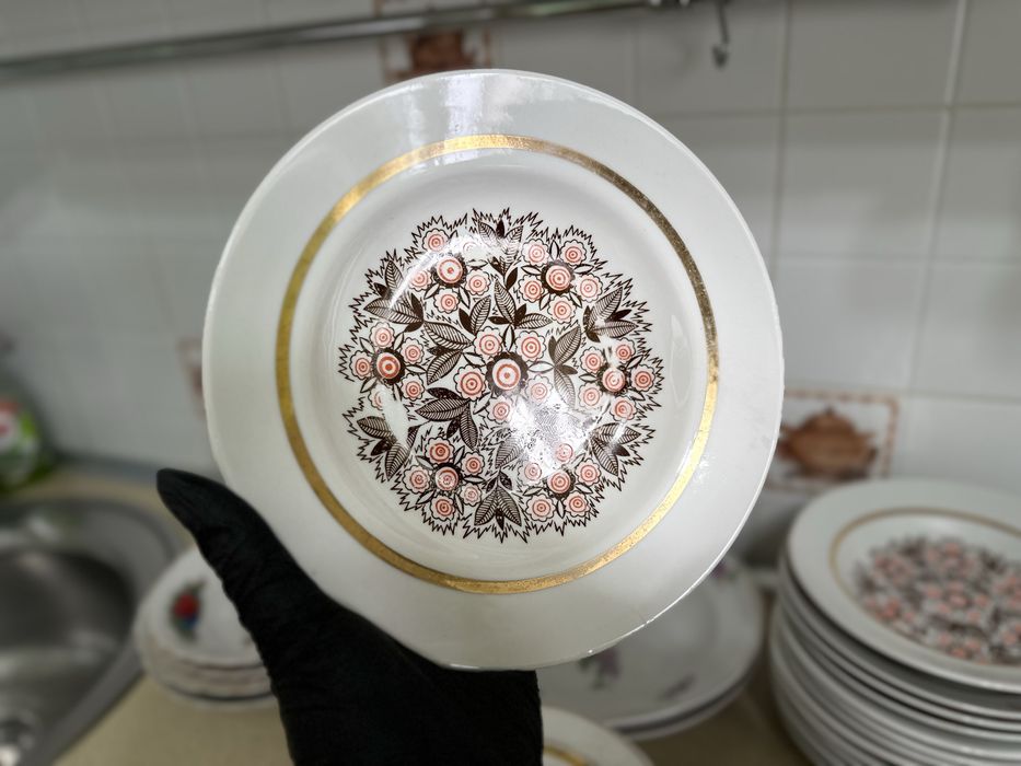 Продам посуду в хорошем состоянии