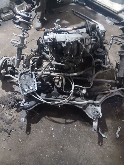 Запчасти Тойота Карина Е