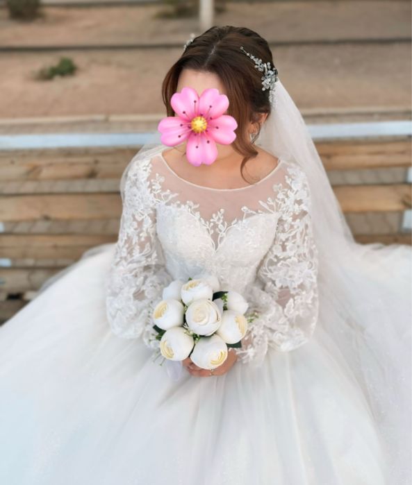 Свадебное платье на продажу с аксессуарами