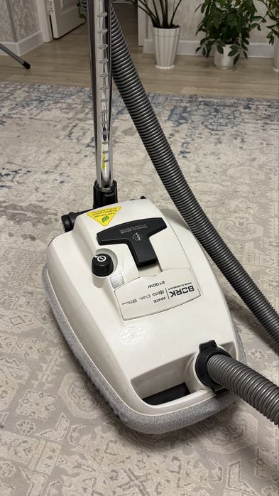 Пылесос bork в хорошом состоянии