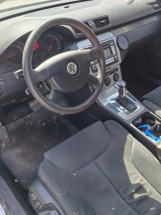 Vând Volkswagen passat B6